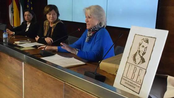 Nativel Preciado protagoniza el día de la Unión de Bibliófilos en Trujillo