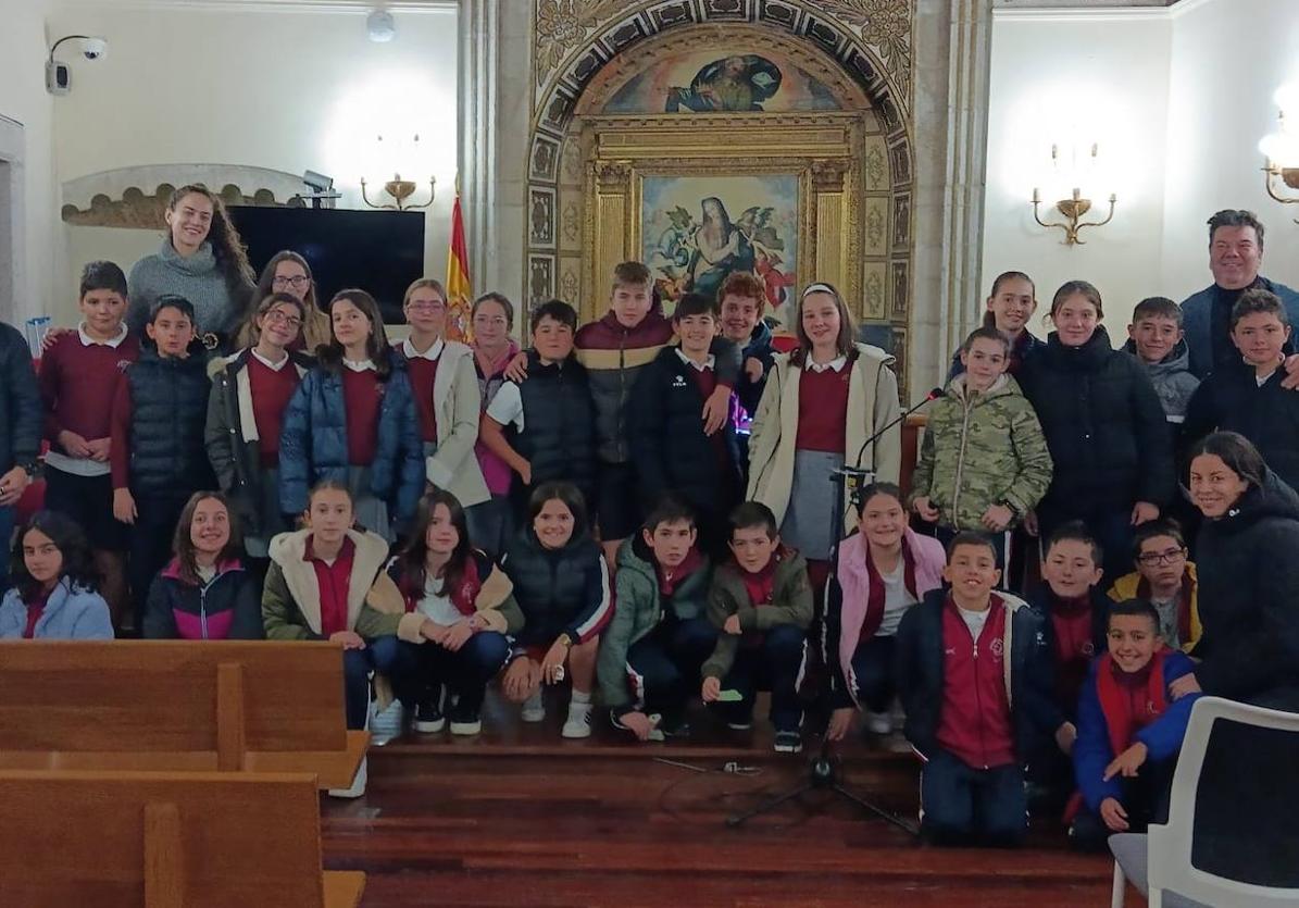 Paraticipantes en la visita realizada a los juzgados de Trujillo.
