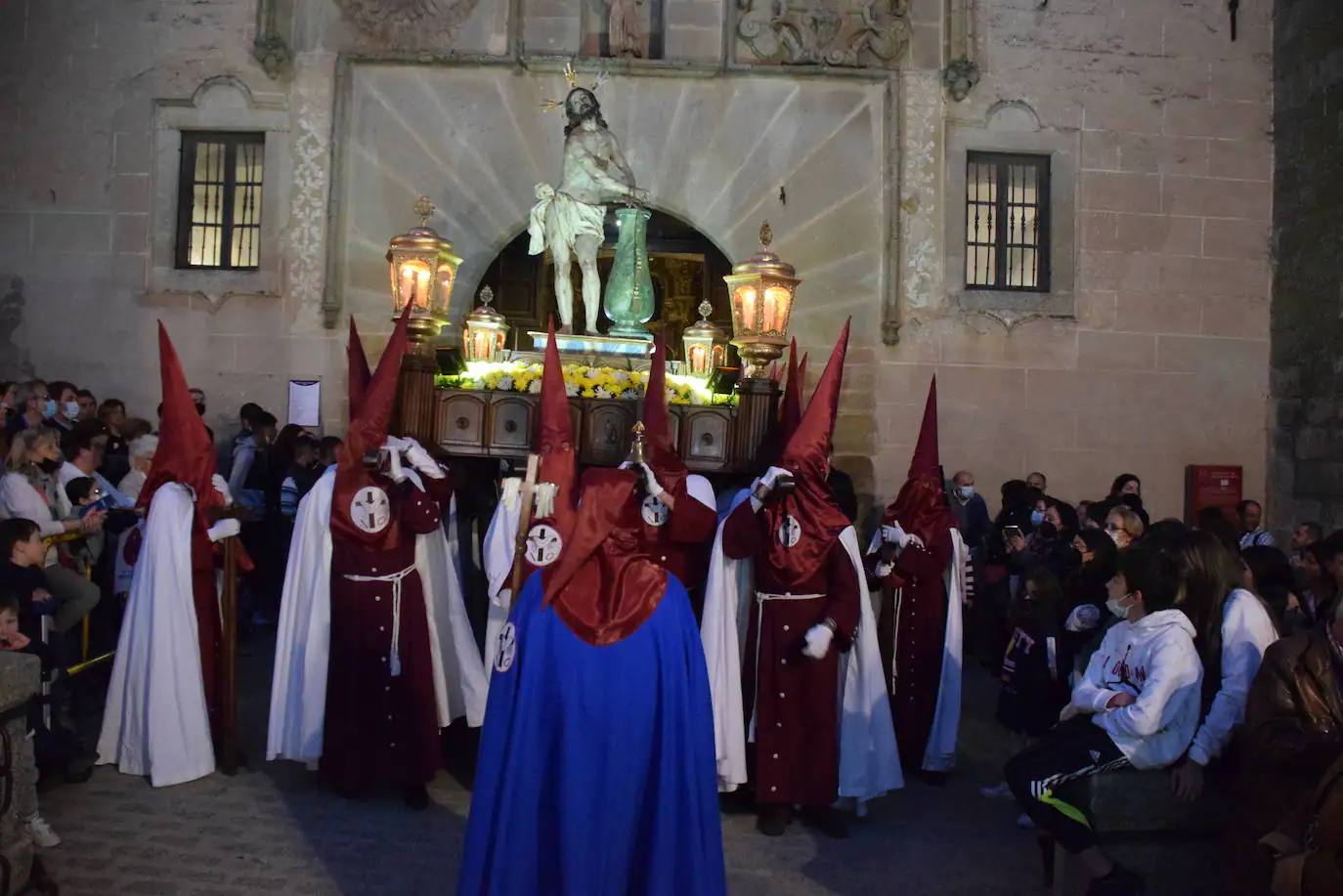 El Cristo Amarrado a la Columna en procesión