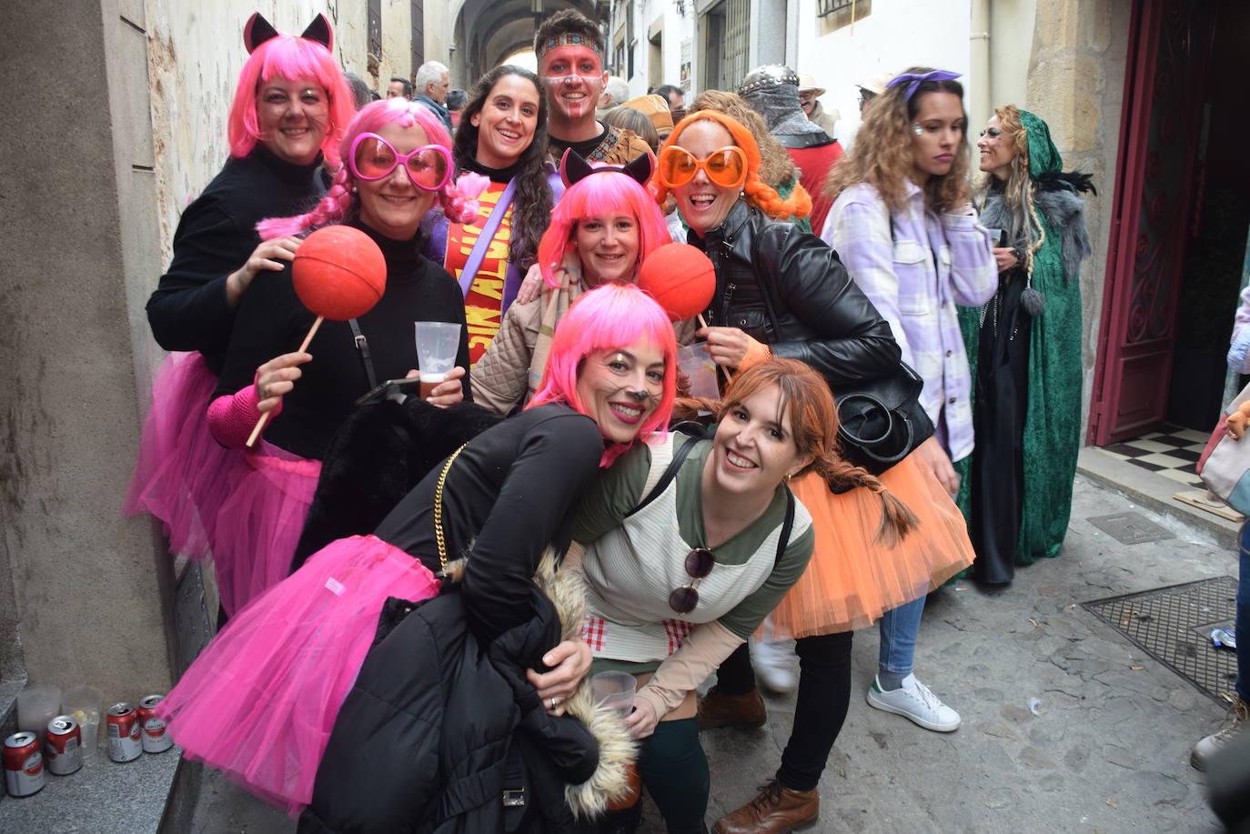 Las dos agrupaciones participantes Pavo Real y Yupik 