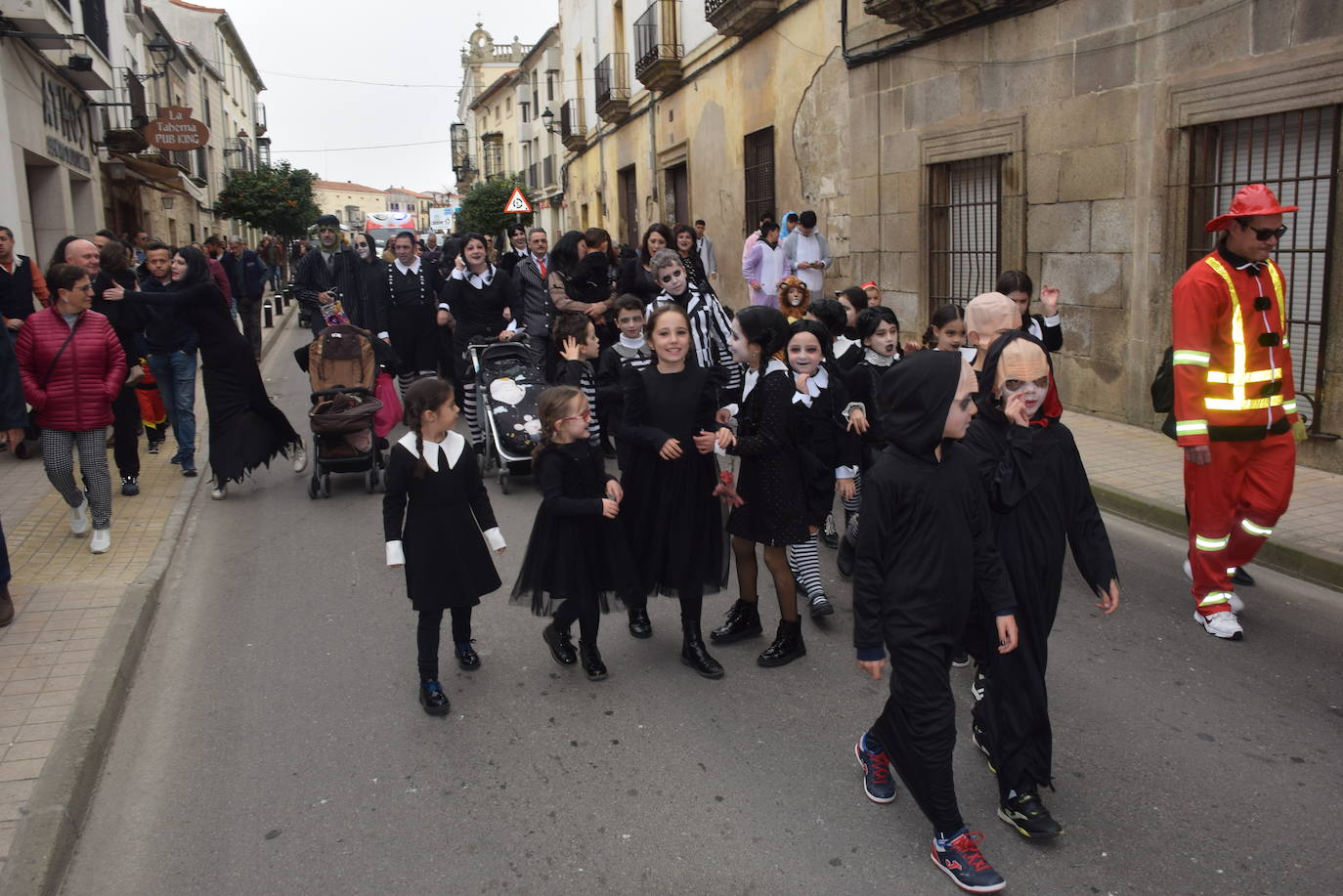 Las dos agrupaciones participantes Pavo Real y Yupik 