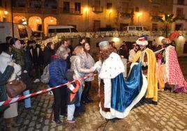 La cabalgata de Reyes, muy participativa, llena de ilusión las calles de la ciudad