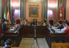 Sesión plenaria celebrada en el Ayuntamiento de Trujillo