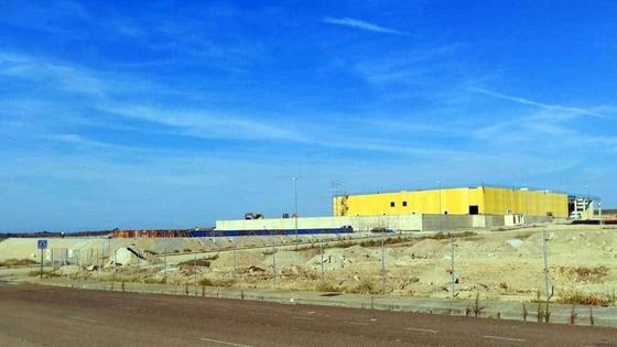 El juzgado admite la denuncia contra el polémico tendido eléctrico por el berrocal