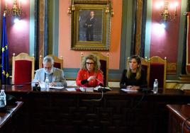 El subdelegado del Gobierno, junto con la alcaldesa.