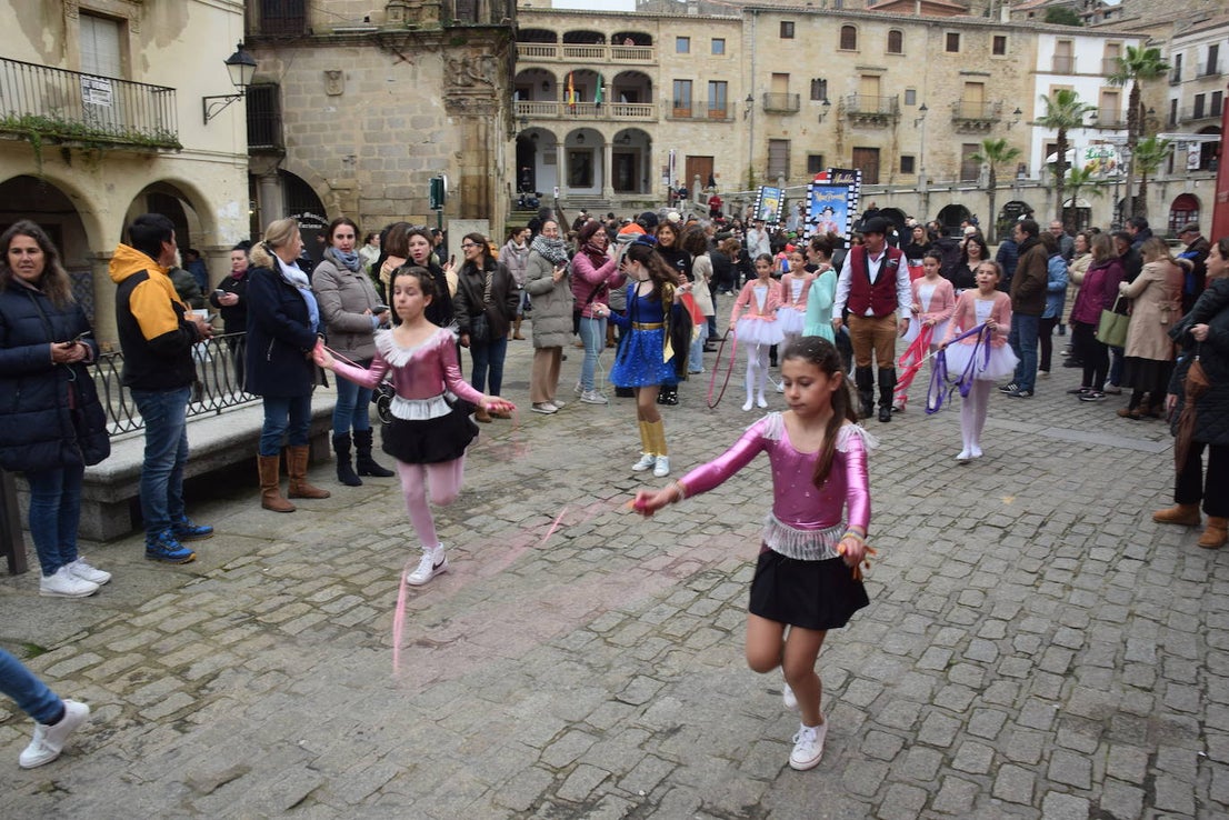 Un carnaval de cine, con el Sagrado Corazón de Jesus