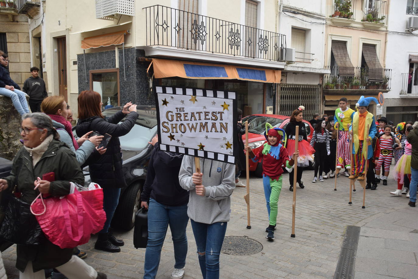 Un carnaval de cine, con el Sagrado Corazón de Jesus