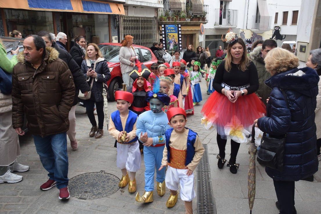 Un carnaval de cine, con el Sagrado Corazón de Jesus