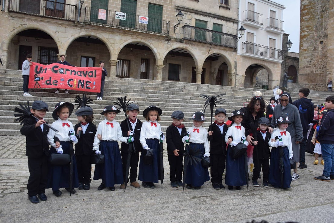 Un carnaval de cine, con el Sagrado Corazón de Jesus