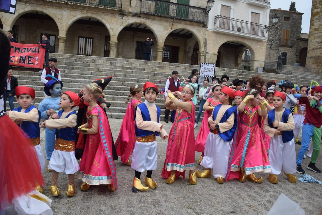 Un carnaval de cine, con el Sagrado Corazón de Jesus
