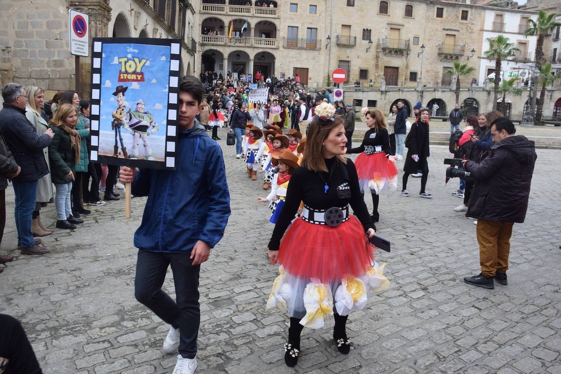 Un carnaval de cine, con el Sagrado Corazón de Jesus