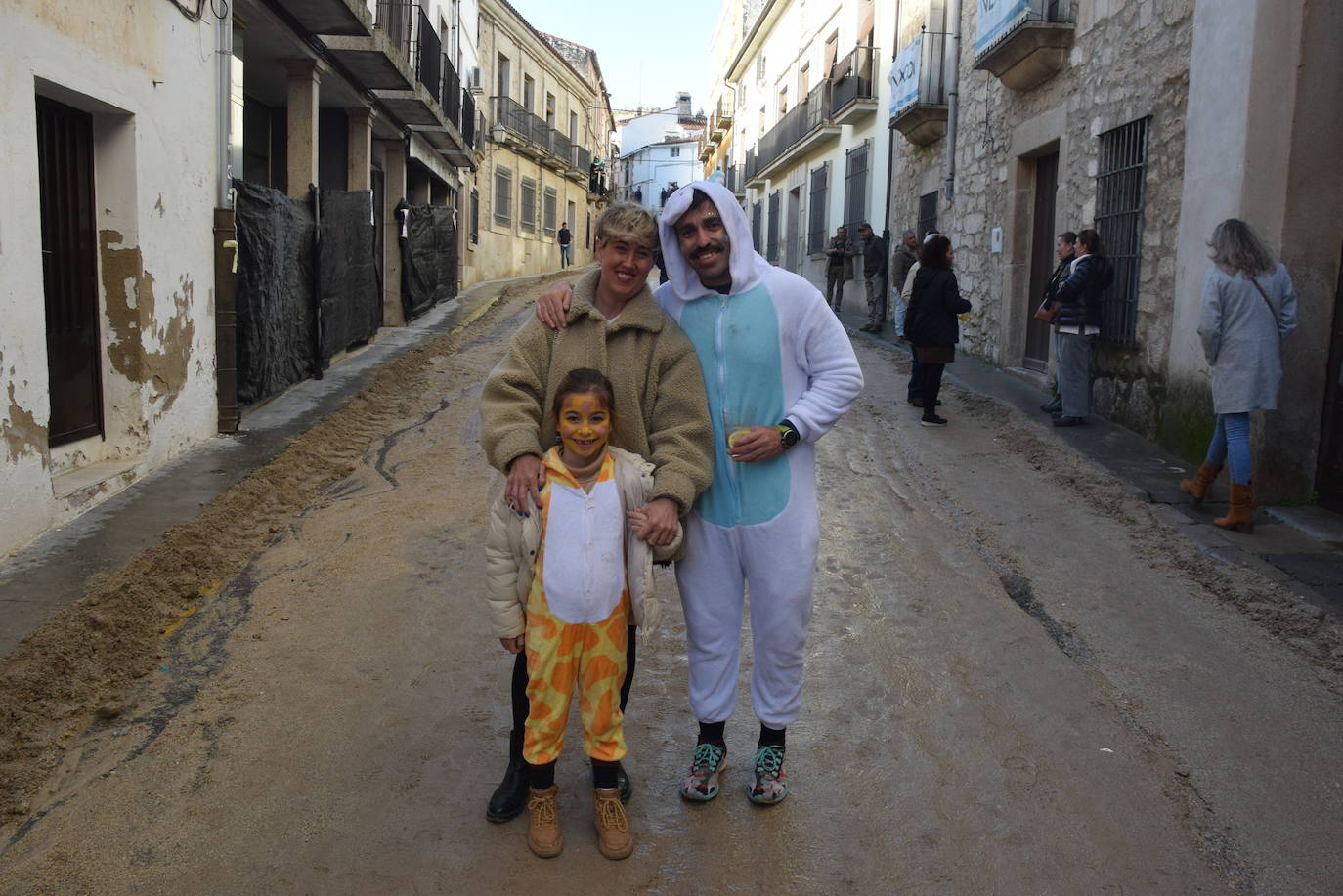 Concurso de comparsas y primer día de festejos taurinos