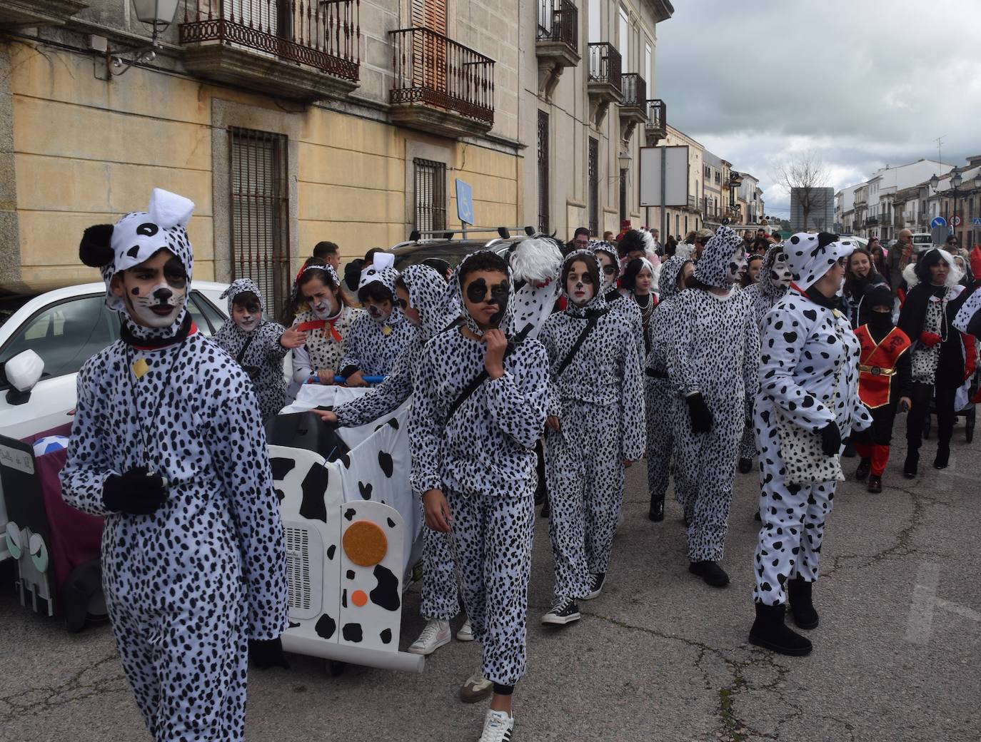 Concurso de comparsas y primer día de festejos taurinos