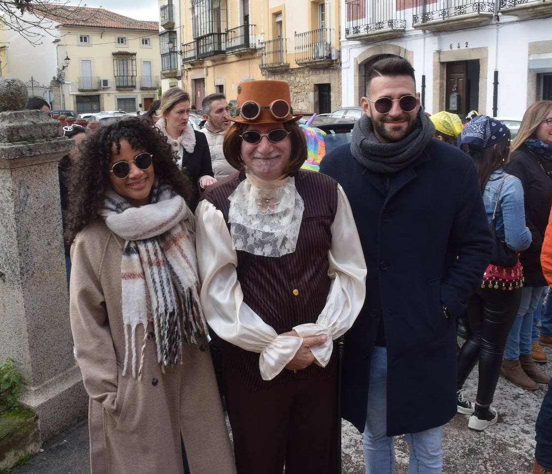 Concurso de comparsas y primer día de festejos taurinos