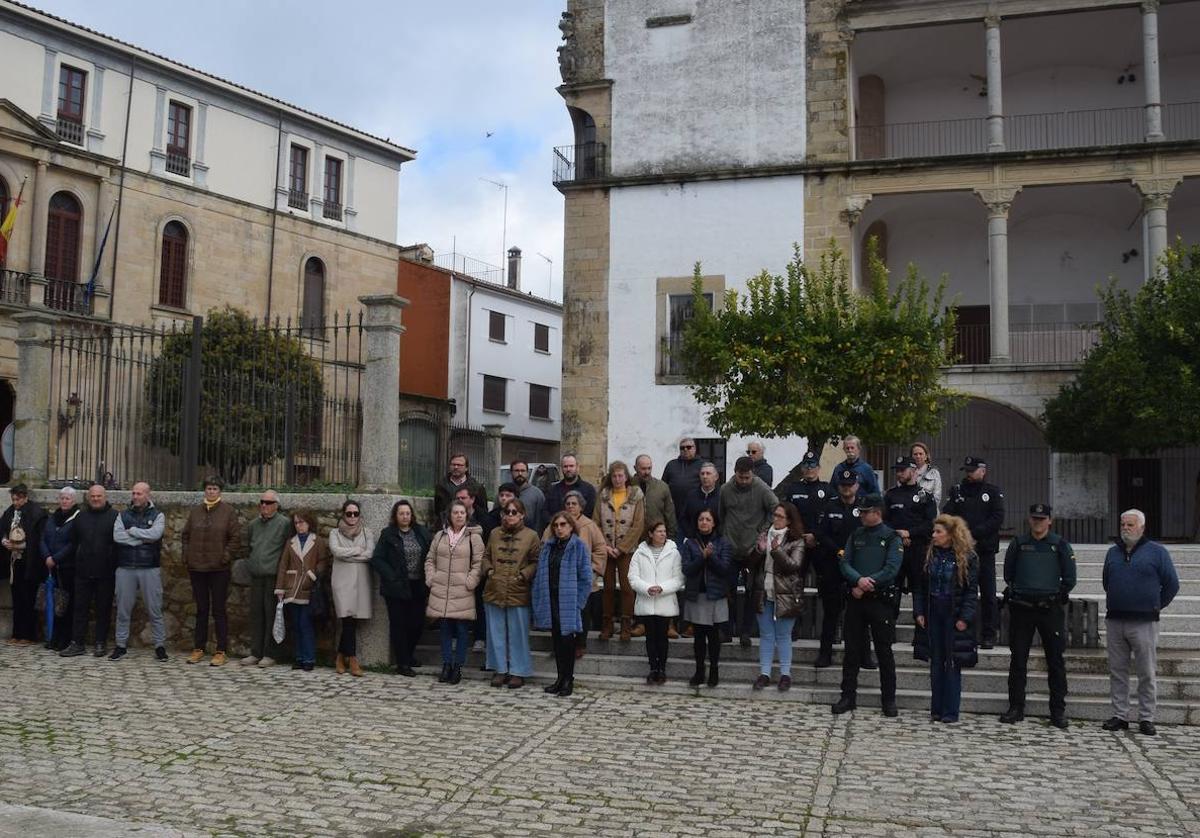Minuto de silencio por los guardias civiles asesinados en Barbate