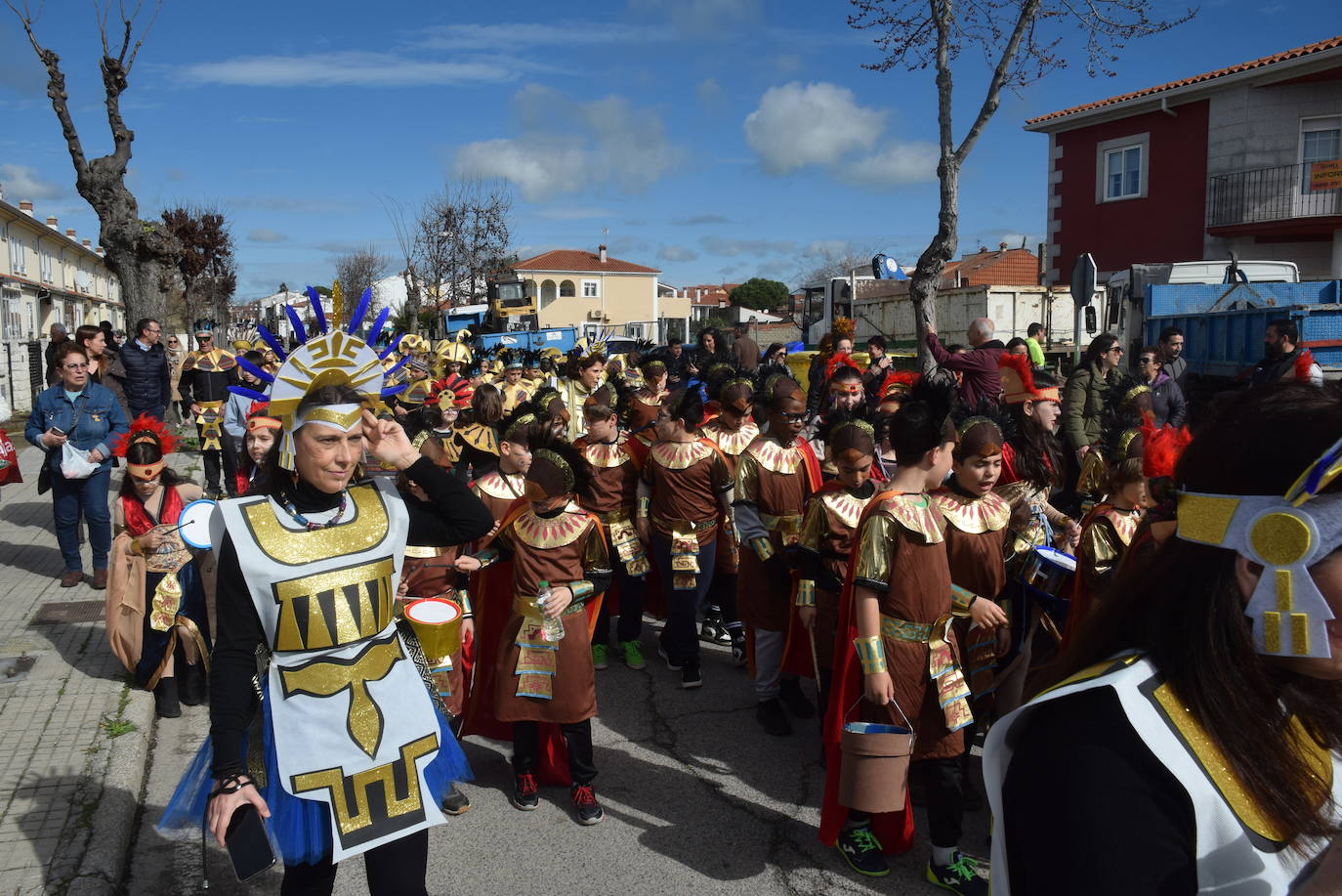 El colegio Las Américas celebra su desfile de Carnaval