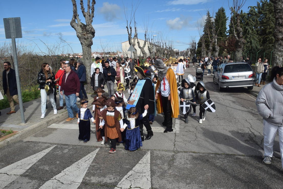 El colegio Las Américas celebra su desfile de Carnaval