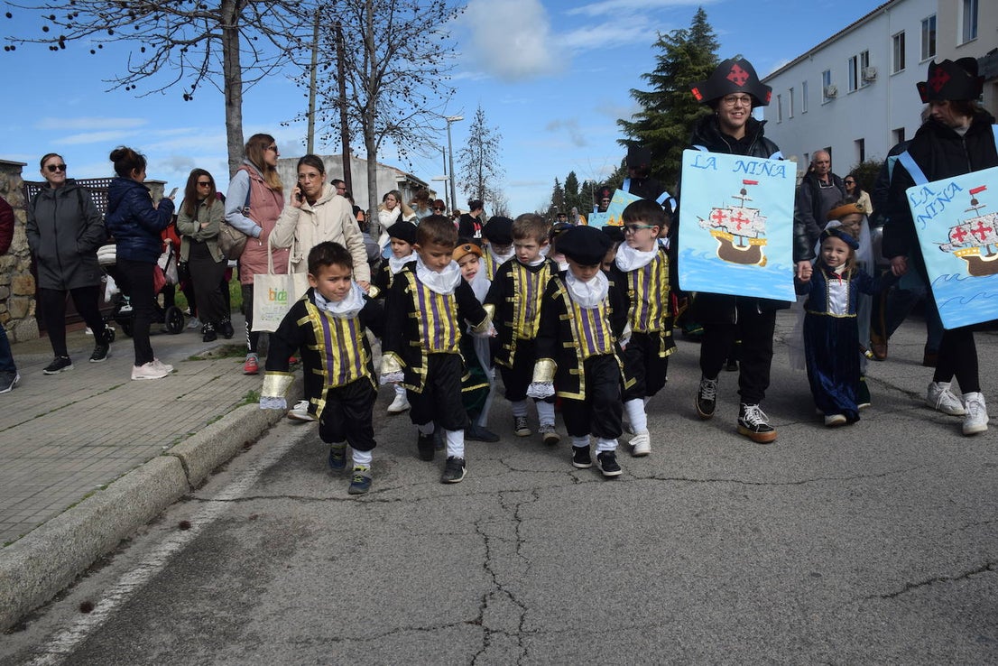 El colegio Las Américas celebra su desfile de Carnaval