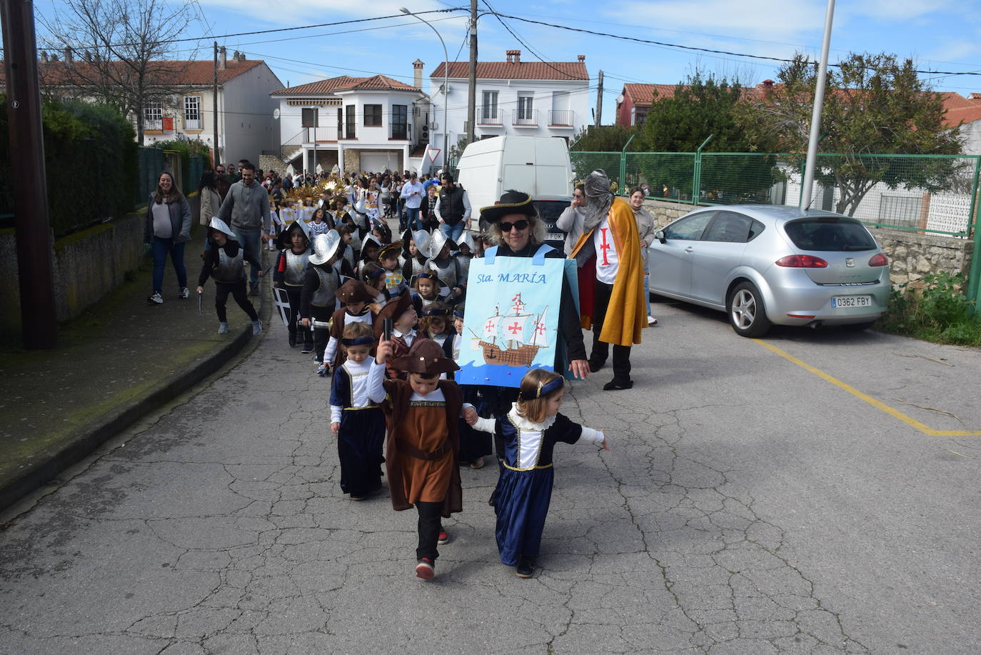 El colegio Las Américas celebra su desfile de Carnaval