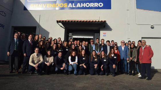 Cash Fresh abre una tienda en la localidad y crea 23 puestos de trabajo