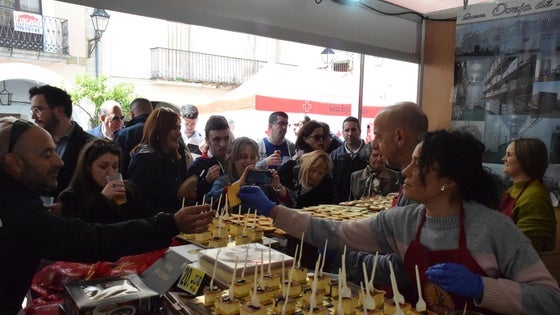 El certamen quesero ofrece esta mañana un taller de quesería