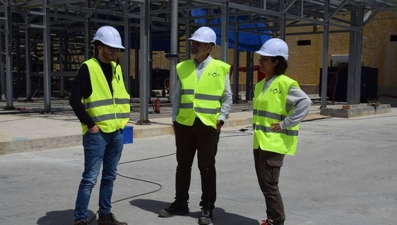 La fábrica de diamantes une ya mano de obra extremeña y de fuera