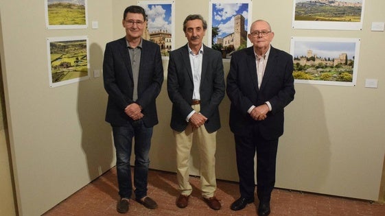 Adolfo García enseña momentos únicos de la ciudad en una exposición