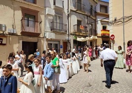 Participantes en la procesión.