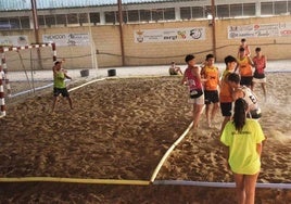 Uno de los partidos del balonmano playa, en una edición pasada.
