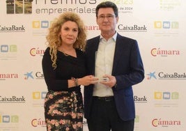 Hernando de Orellana Pizarro, junto con la alcaldesa, Inés Rubio