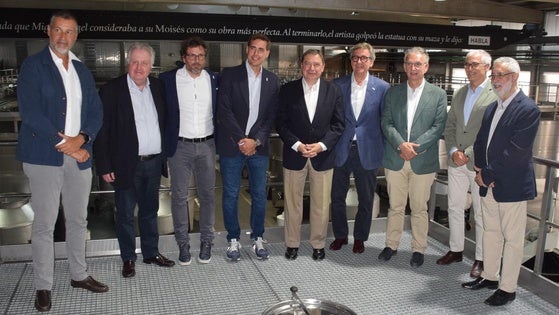 Visita del ministro de Agricultura a Bodegas Habla