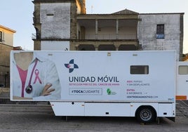 La unidad móvil situada estos días en el paseo Ruiz de Mendoza