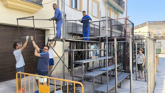 Las 'farolas' de la plaza de toros de Huertas de Ánimas tienen el visto bueno