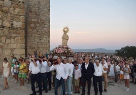 Traslado de la Virgen desde el castillo hasta la iglesia de San Martín.
