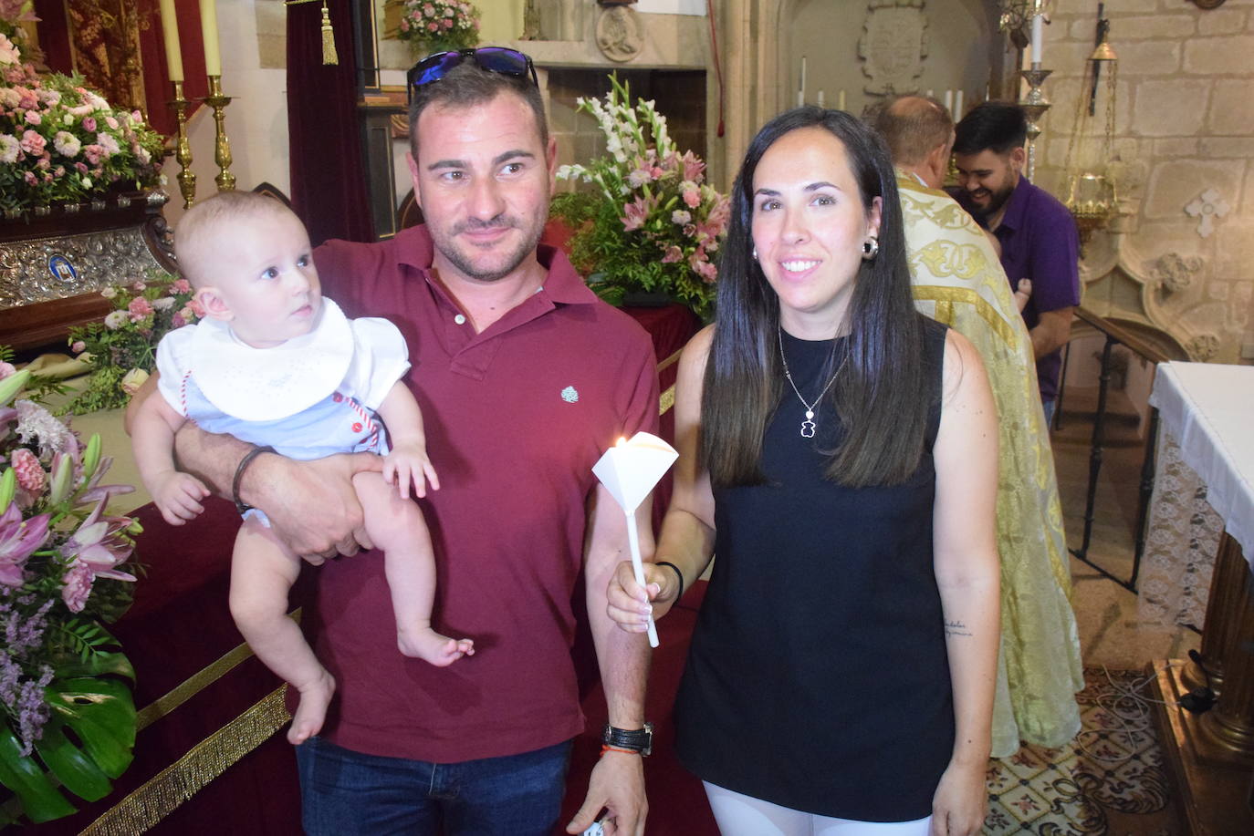 Los bebés, ante la Patrona