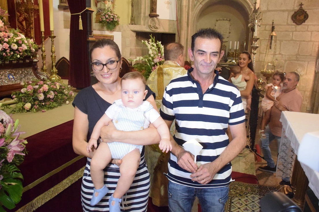 Los bebés, ante la Patrona