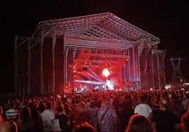 Recital de Antoñito Molina, con numeroso público