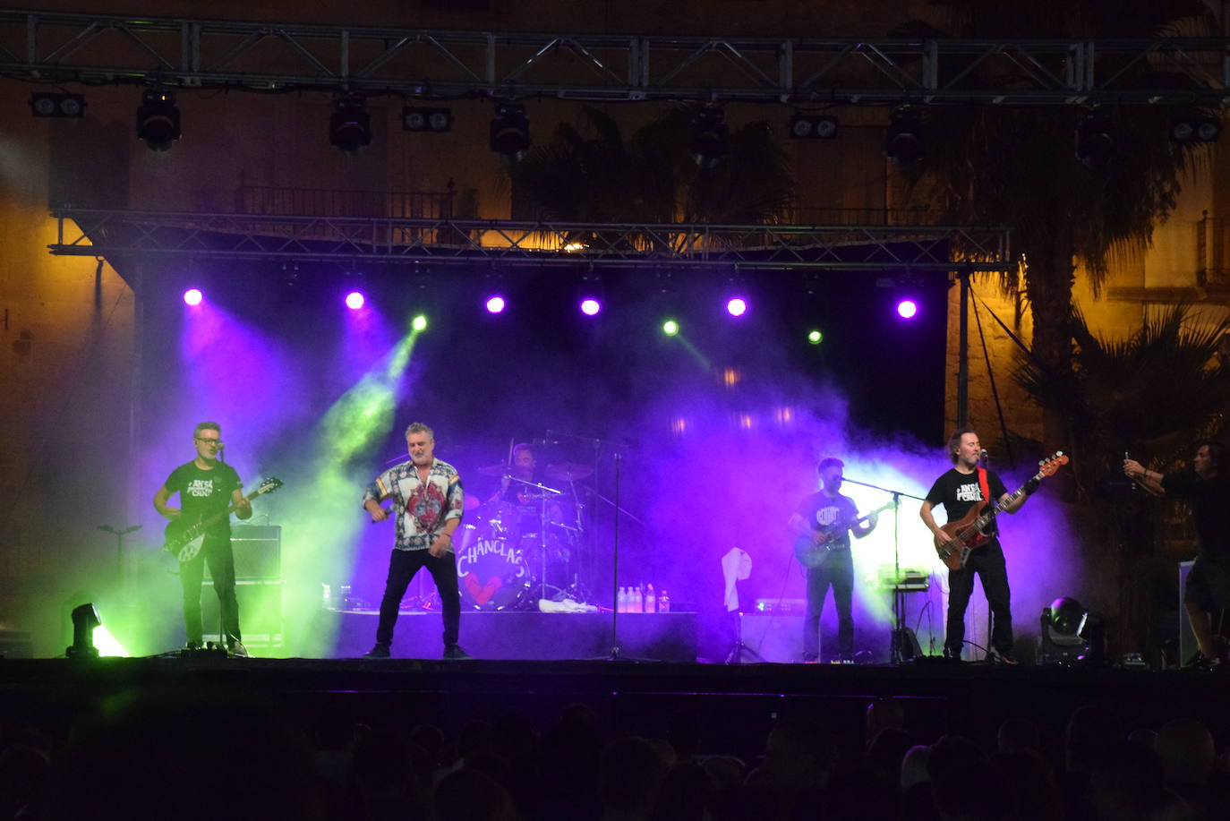 Gran ambiente en el día de la capea de las mujeres