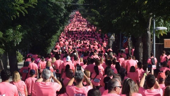 Cerca de 2.800 personas participan en la XIII Marcha Contra el Cáncer