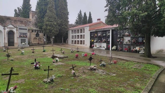Mariscal apuesta por la recuperación de nichos en el cementerio de Trujillo