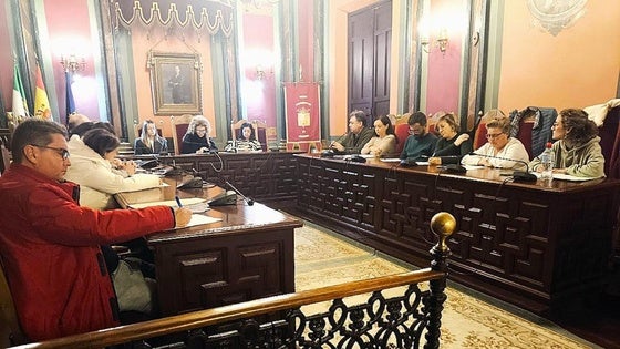 El PP se queda sin el apoyo necesario ante la abstención de su concejal Juan Manuel Mariscal