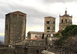 El Mirador de las Jerónimas, junto a las torres de Santa María.