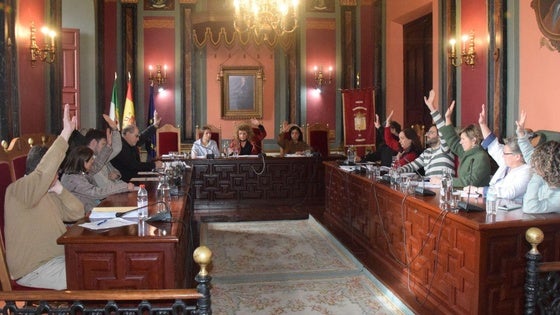 La oposición saca adelante dos propuestas por unanimidad en sesión plenaria