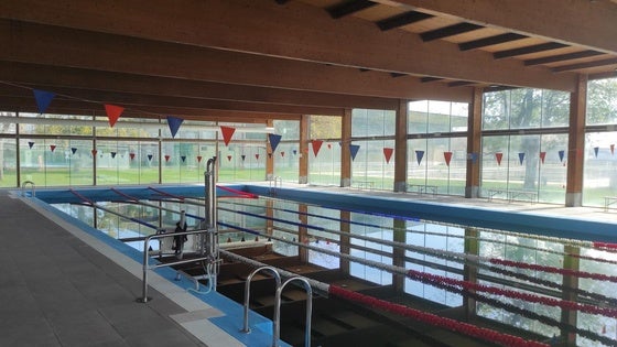 Iniciados los trámites para hacer una auditoría a la reforma de la piscina climatizada