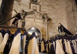 El encuentro entre el Nazareno y la Virgen de la Soledad de San Pedro.
