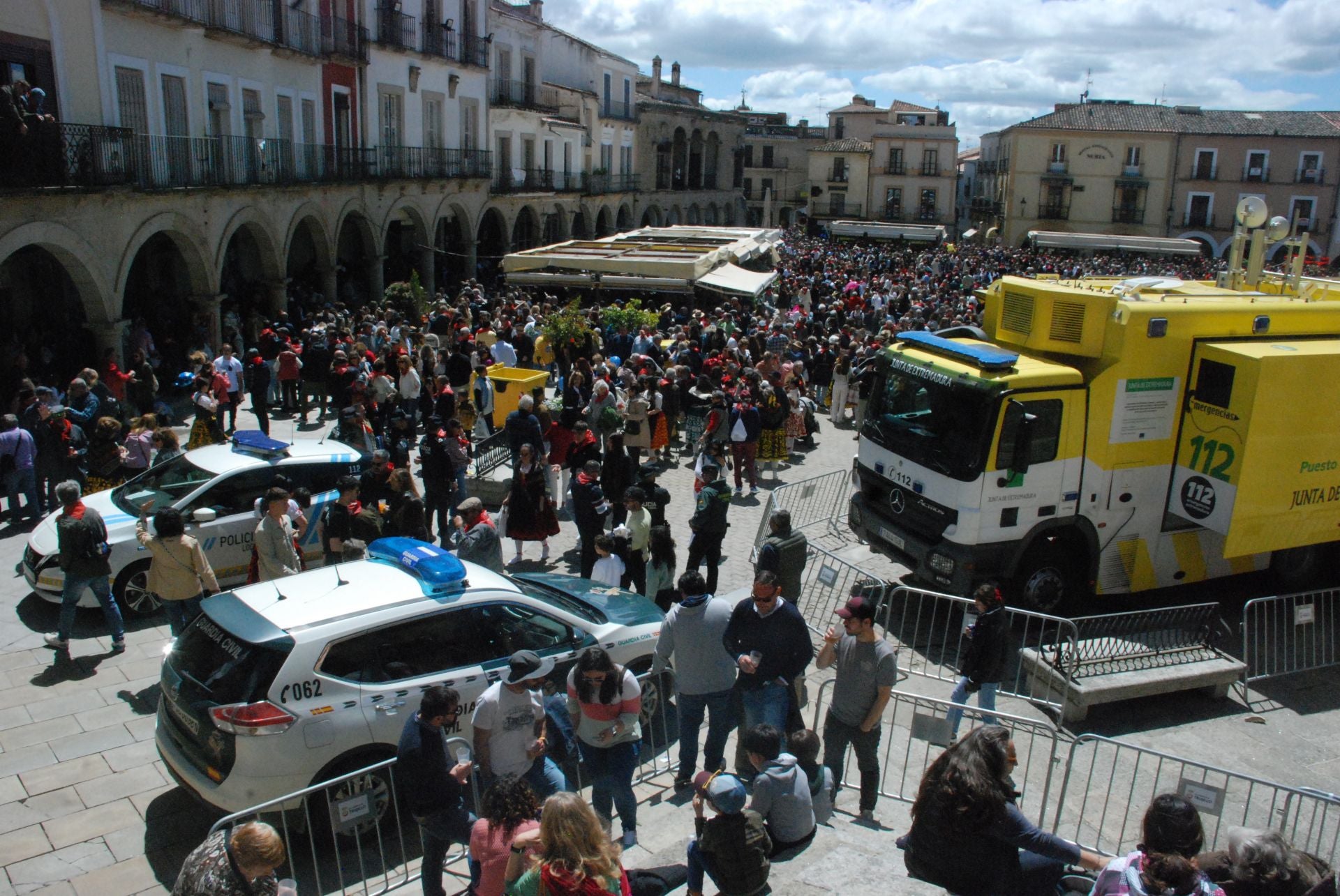 Miles de personas en el Chíviri
