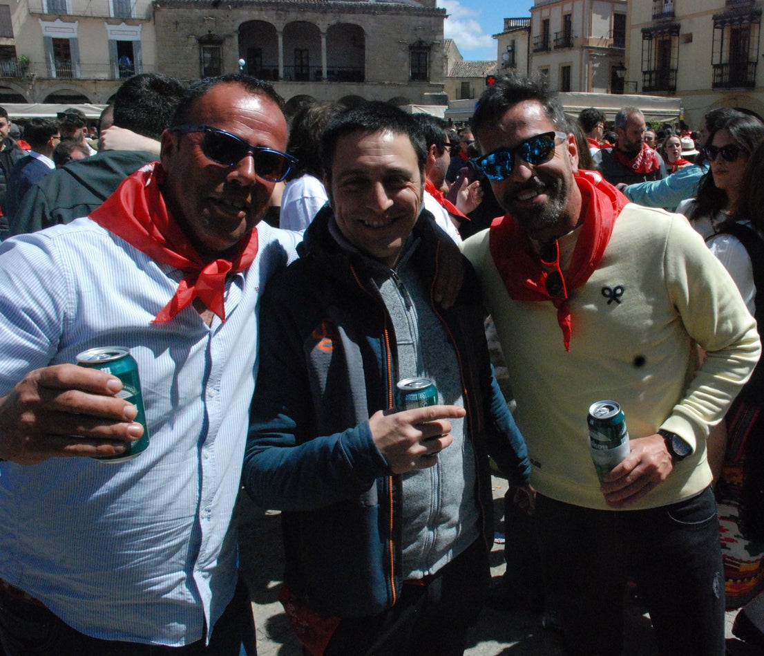 Miles de personas en el Chíviri