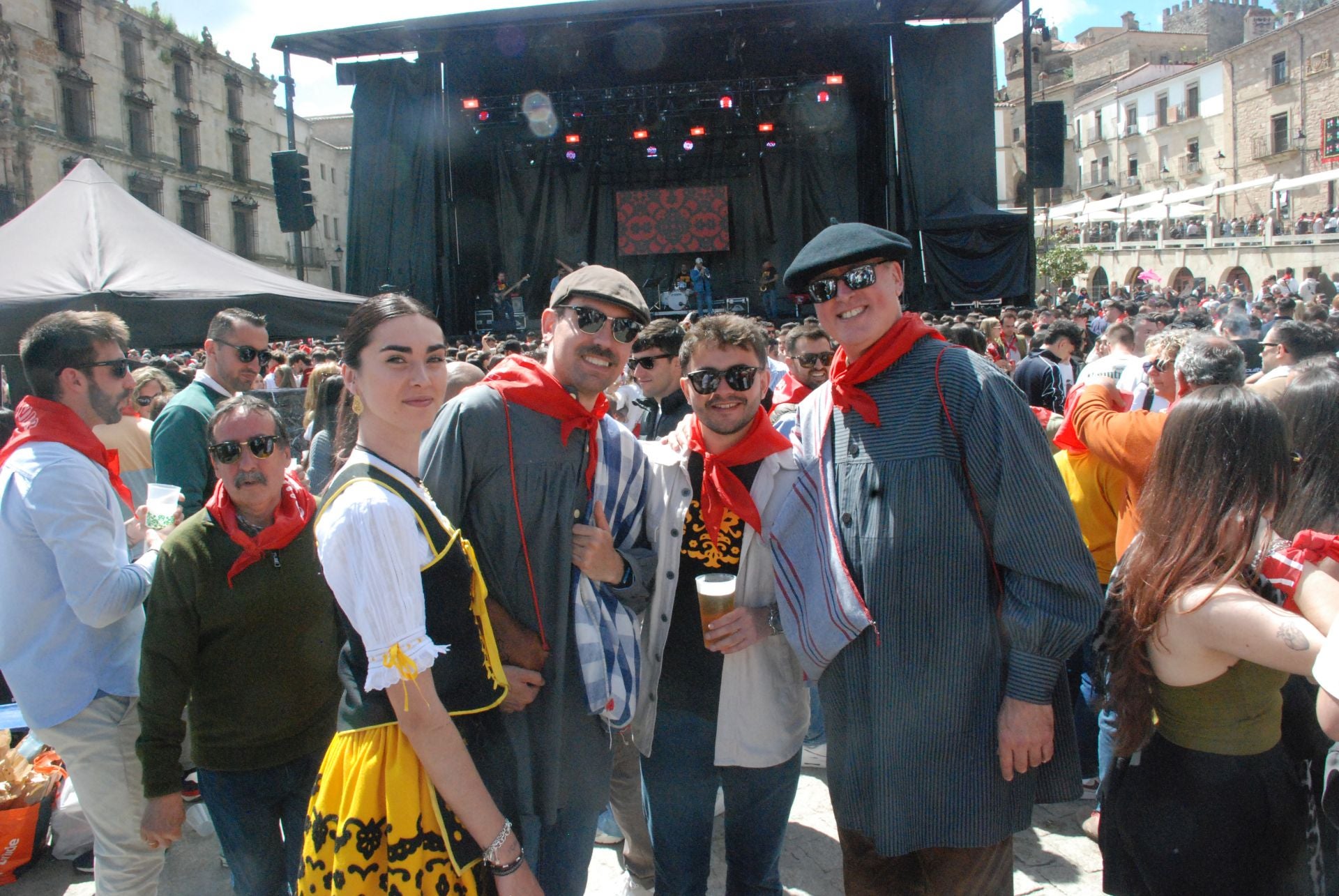 Miles de personas en el Chíviri