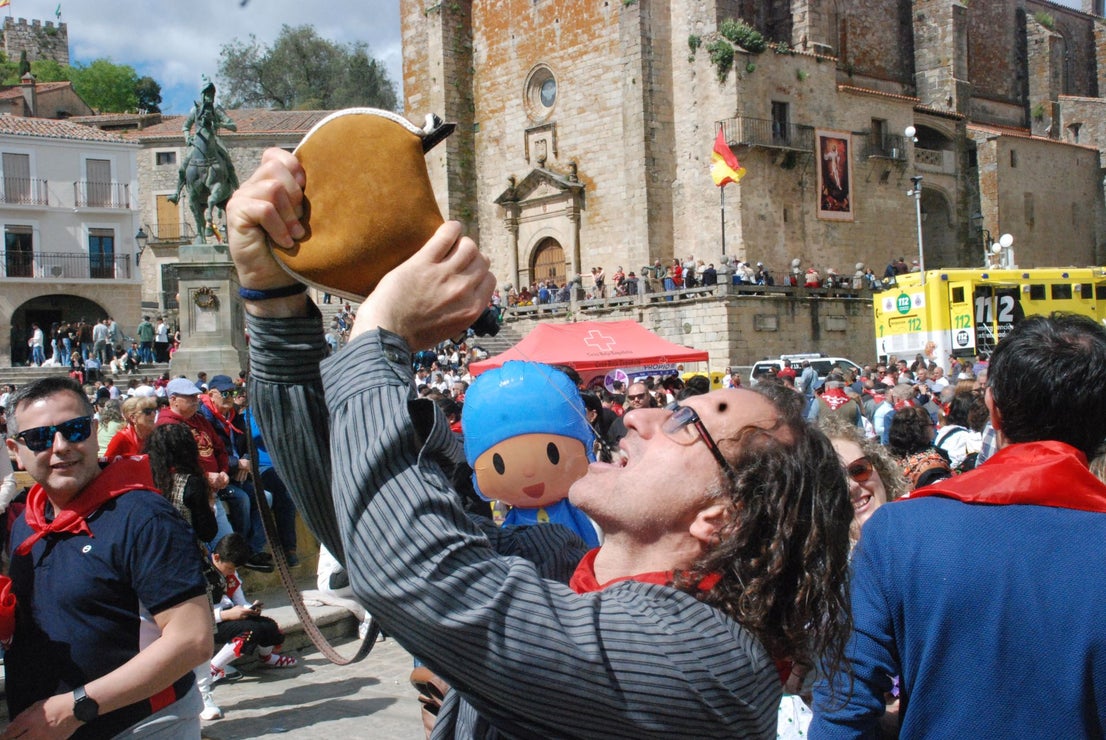 Miles de personas en el Chíviri