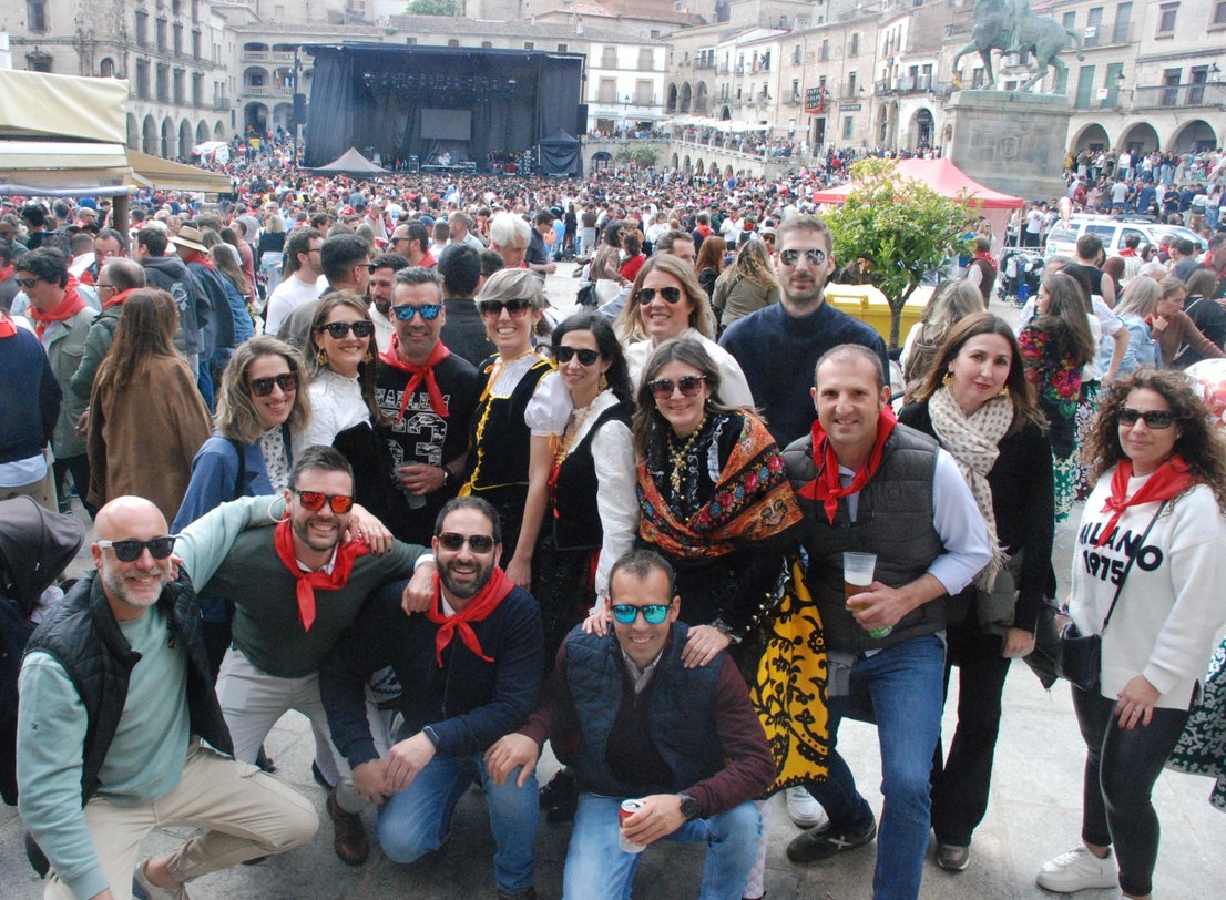 Miles de personas en el Chíviri